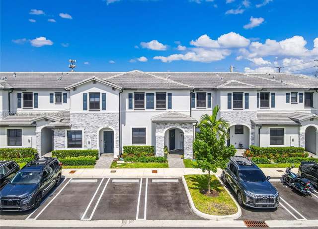 Property at 28759 SW 132nd Ct, Homestead, FL 33033, 3 beds, 2.5 baths