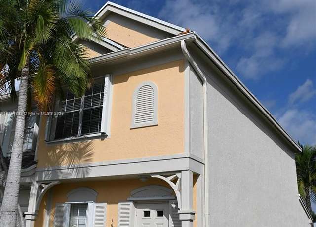 Property at 16761 Hemingway Dr #16761, Weston, FL 33326, 2 beds, 2.5 baths