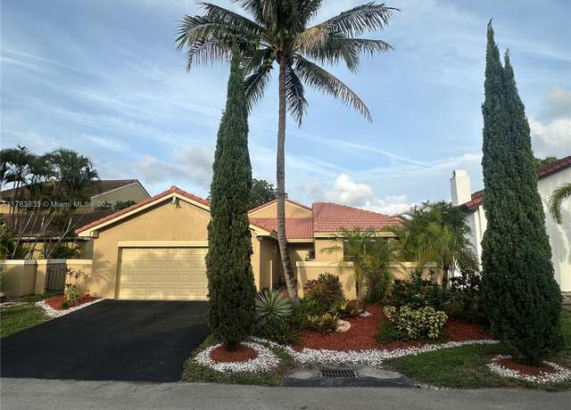 Property at 17411 NW 62 Ct, Hialeah, FL 33015, 3 beds, 2 baths
