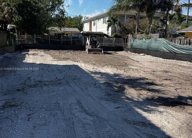 Property at 214/216 SW 9th St, Fort Lauderdale, FL 33315, 4 beds, 4.5 baths