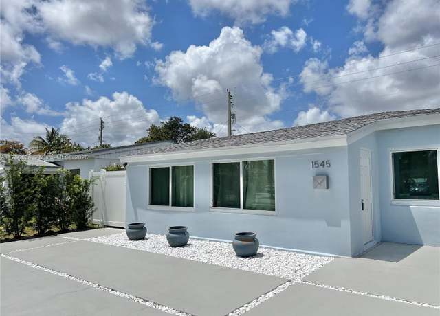 Property at 1545 NE 175th St, North Miami Beach, FL 33162, 3 beds, 1 bath