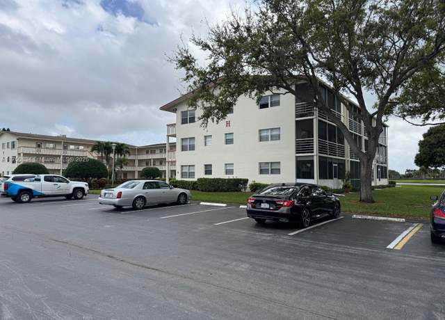 Property at 310 Preston H #310, Boca Raton, FL 33434, 1 bed, 1.5 baths