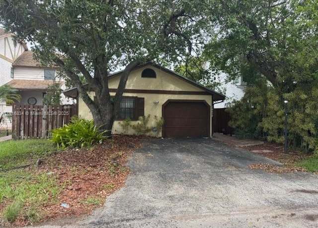 Property at 10626 SW 148th Ave Dr, Miami, FL 33196, 4 beds, 2 baths