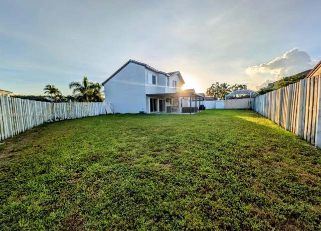 Property at 335 SW 183rd Way, Pembroke Pines, FL 33029, 4 beds, 2 baths