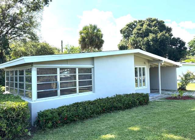 Property at 2045 79th Ave, Vero Beach, FL 32966, 3 beds, 1 bath