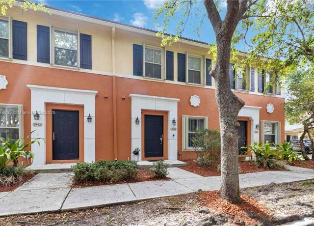 Property at 2452 SW 99th Way #2452, Miramar, FL 33025, 2 beds, 2.5 baths