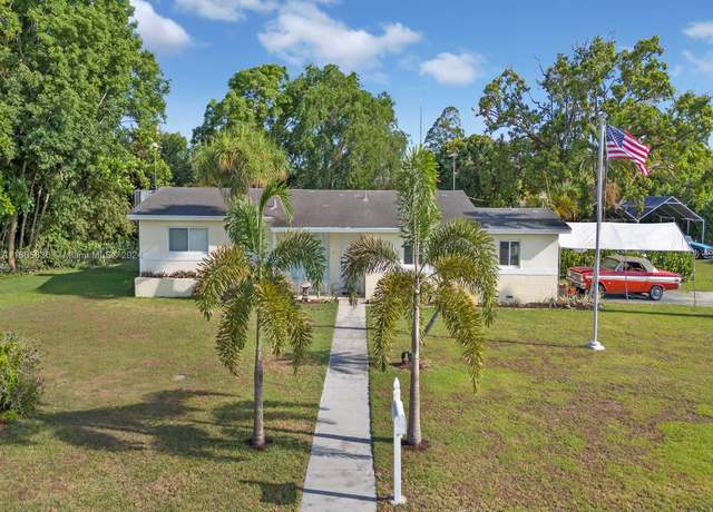 Property at 17330 SW 300th St, Homestead, FL 33030, 3 beds, 3 baths