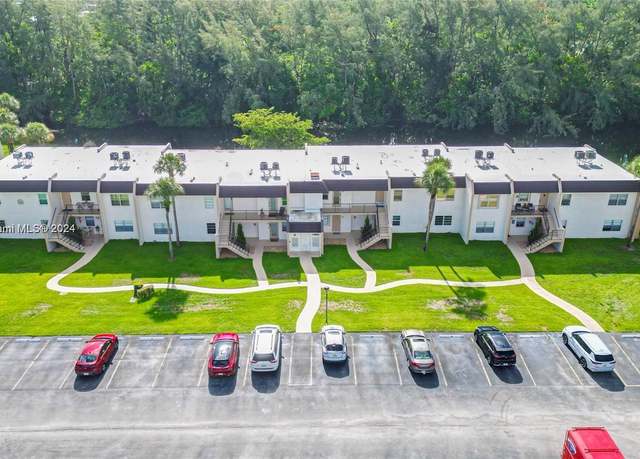 Property at 110 Lake Meryl Dr #213, West Palm Beach, FL 33411, 1 bed, 1.5 baths