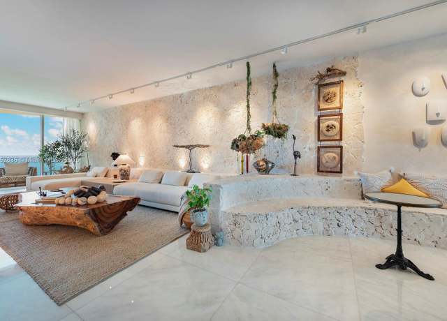 Property at 16901 Collins Ave #2703, Sunny Isles Beach, FL 33160, 3 beds, 3.5 baths