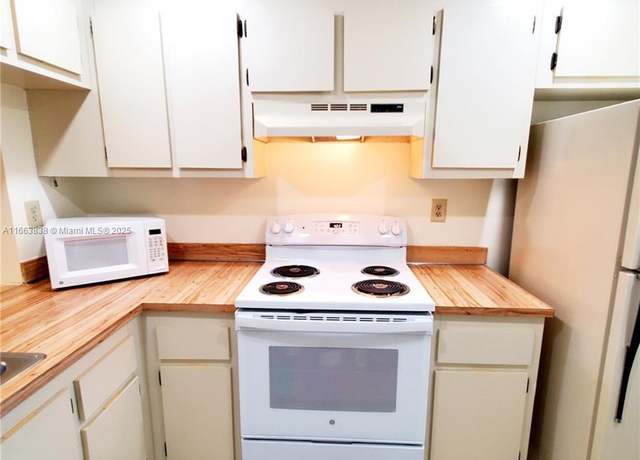 Property at 2941 N Nob Hill Rd #301, Sunrise, FL 33322, 2 beds, 2 baths