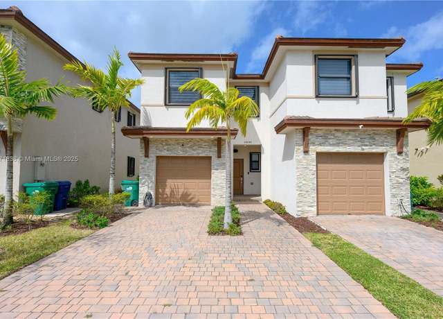 Property at 24846 SW 107th Ave, Homestead, FL 33032, 3 beds, 2.5 baths