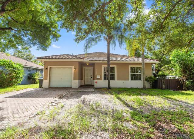 Property at 955 S 26th Ave, Hollywood, FL 33020, 3 beds, 2 baths