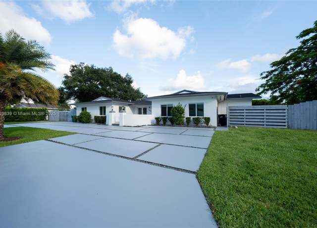 Property at 10860 SW 116th St, Miami, FL 33176, 4 beds, 4 baths