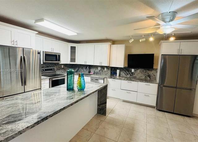 Property at 20381 NE 30th Ave Unit 118-7, Aventura, FL 33180, 3 beds, 2 baths
