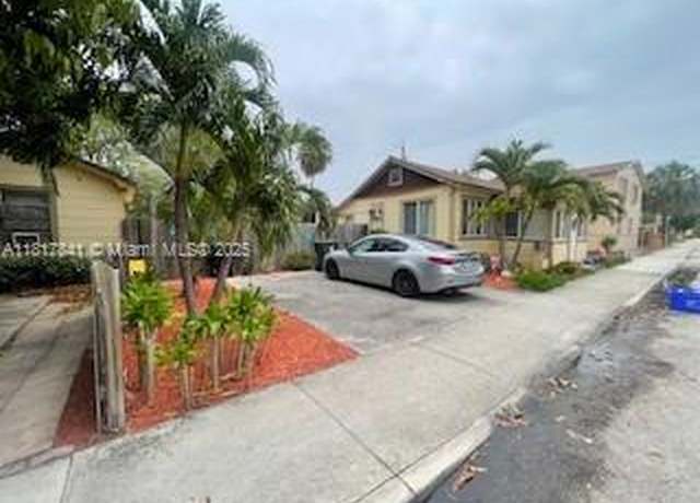 Property at 1416 N 2nd Ave N, Lake Worth, FL 33460, 8 beds, 4 baths