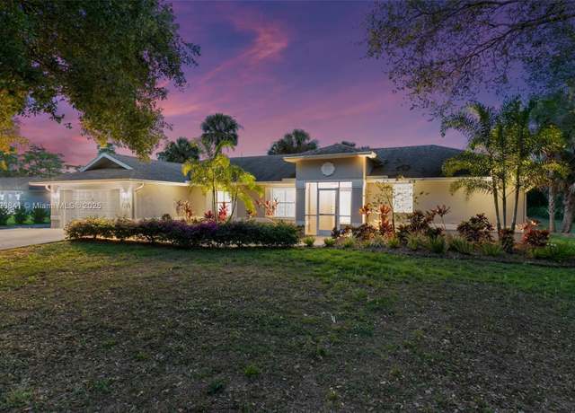 Property at 1020 SW 19th St SW, Naples, FL 34117, 3 beds, 2 baths