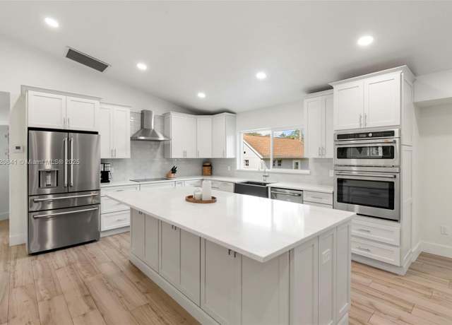 Property at 1020 SW 19th St SW, Naples, FL 34117, 3 beds, 2 baths