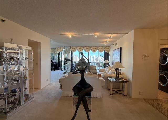 Property at 3000 Island Blvd #2504, Aventura, FL 33160, 2 beds, 2 baths