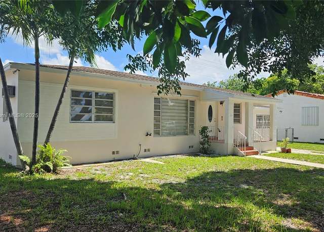 Property at 130 W 60th St, Hialeah, FL 33012, 3 beds, 3 baths