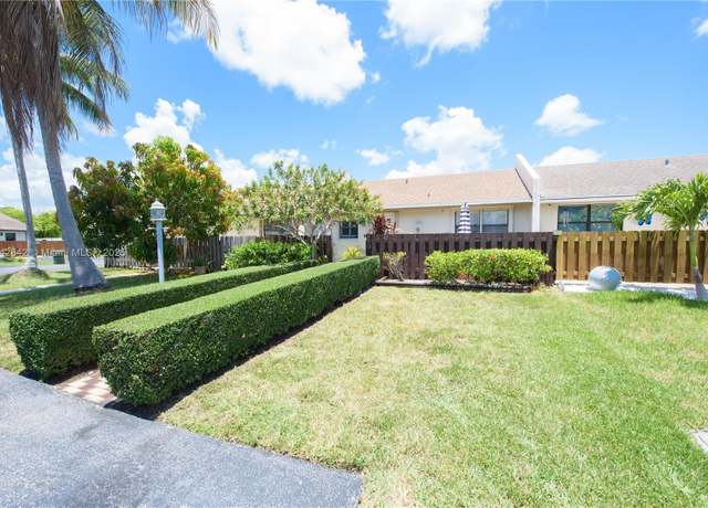 Property at 1317 Towhee St, Homestead, FL 33035, 2 beds, 2 baths