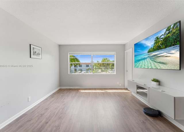 Property at 4341 NW 16th St #206, Lauderhill, FL 33313, 1 bed, 1 bath
