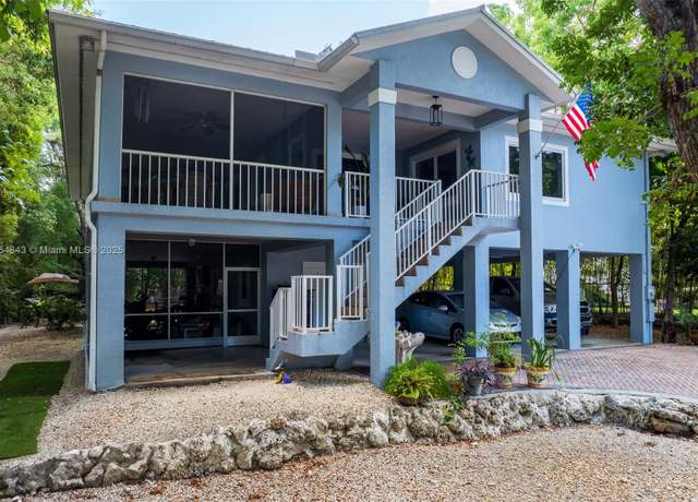 Property at 207 Sunset Blvd, Key Largo, FL 33037, 3 beds, 2 baths