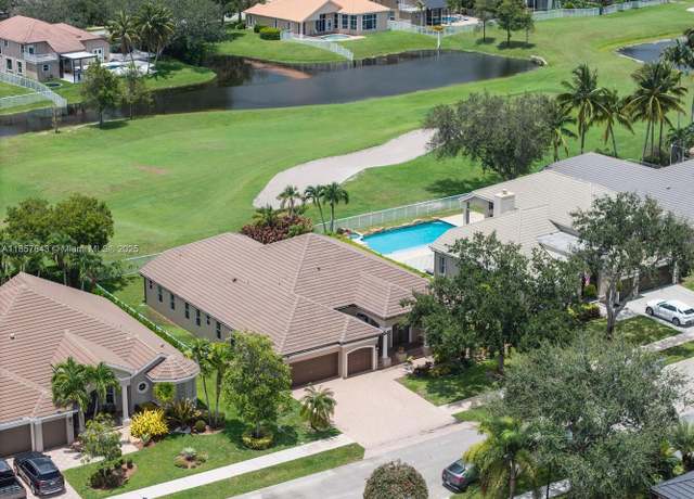 Property at 3981 E Lake Estates Dr, Davie, FL 33328, 4 beds, 3 baths