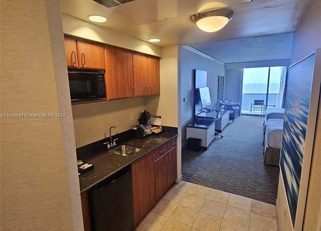 Property at 18001 Collins Ave #2610, Sunny Isles Beach, FL 33160, 1 bath