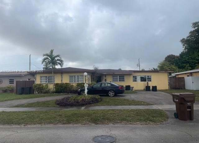 Property at 6250 W 5th Ln, Hialeah, FL 33012, 4 beds, 3 baths