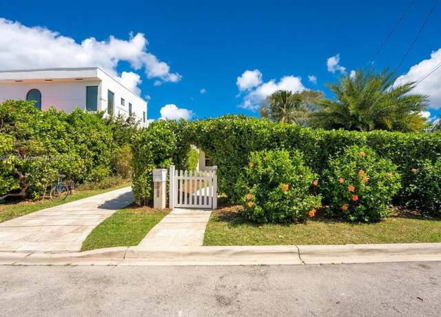 Property at 9025 Hawthorne Ave, Surfside, FL 33154, 4 beds, 3 baths