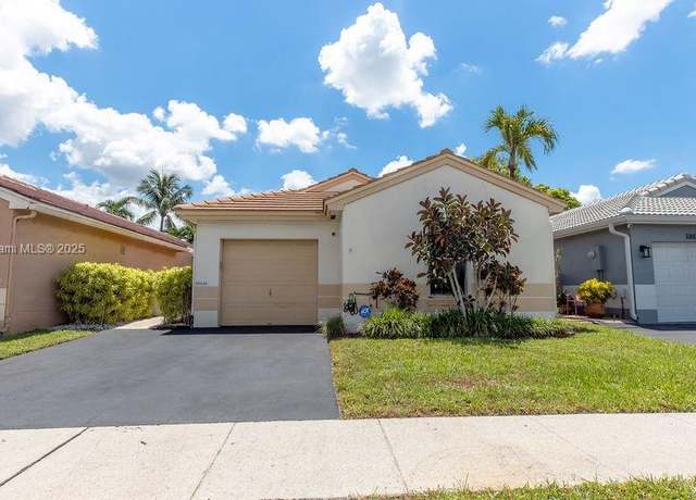 Property at 18446 NW 21st St, Pembroke Pines, FL 33029, 3 beds, 2 baths