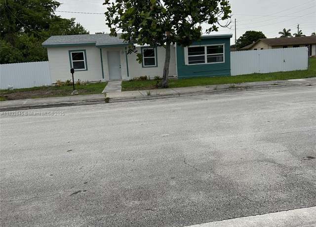 Property at 22020 SW 115th Ct, Miami, FL 33170, 4 beds, 2 baths