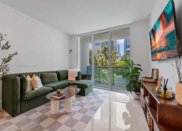 Property at 950 Brickell Bay Dr #1103, Miami, FL 33131, 1 bed, 1 bath