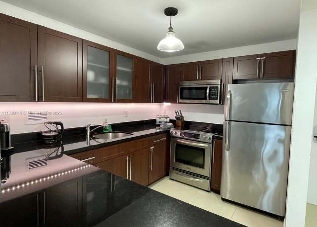 Property at 2301 Collins Ave #735, Miami Beach, FL 33139, 1 bath