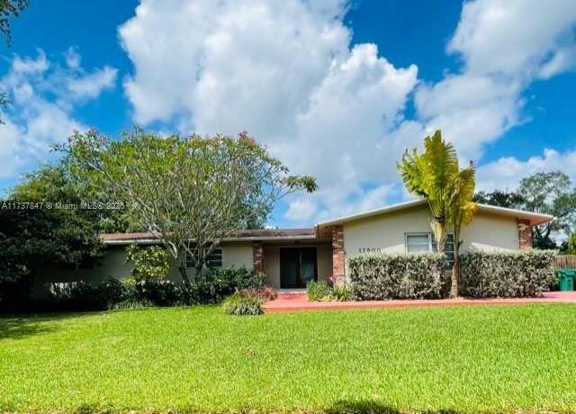 Property at 17500 SW 89th Ct, Palmetto Bay, FL 33157, 4 beds, 3 baths