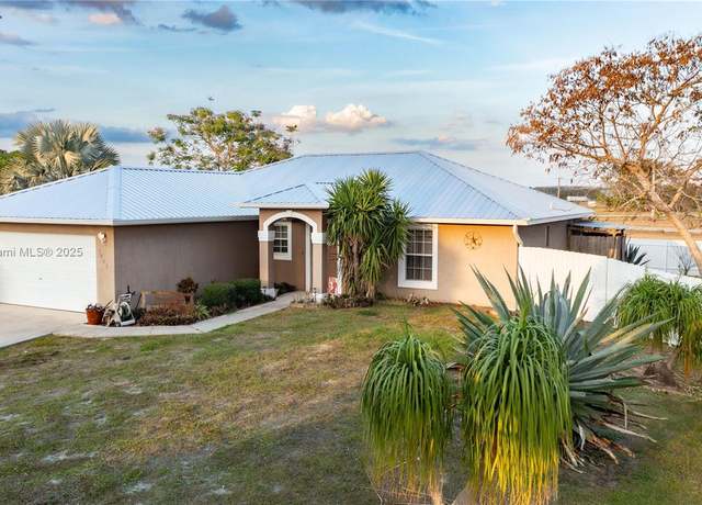 Property at 7049 Tide Cir, La Belle, FL 33935, 3 beds, 2 baths