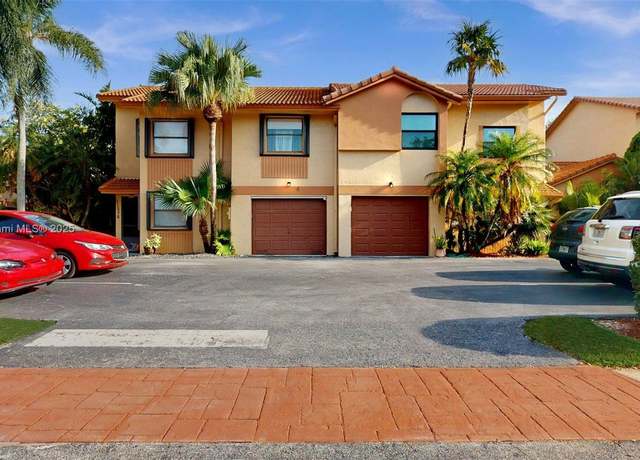 Property at 11282 SW 9th Ct, Pembroke Pines, FL 33025, 3 beds, 2.5 baths