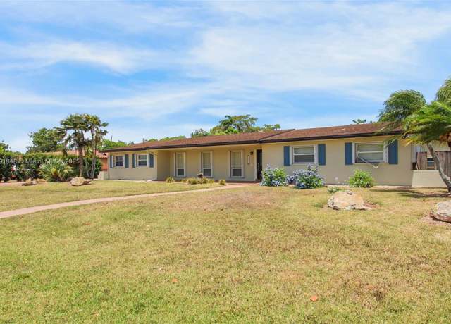Property at 18615 SW 295th Ter, Homestead, FL 33030, 3 beds, 2.5 baths