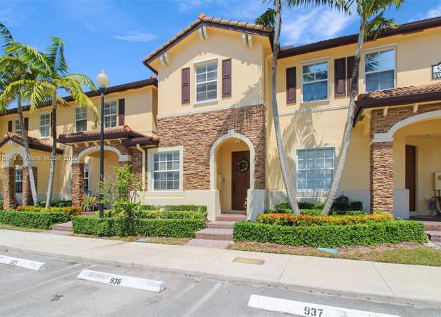 Property at 9051 SW 227th St #2, Cutler Bay, FL 33190, 3 beds, 2.5 baths