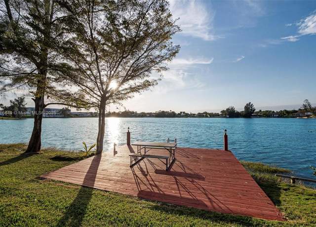 Property at 4530 SW 87th Ave, Miami, FL 33165, 5 beds, 3 baths