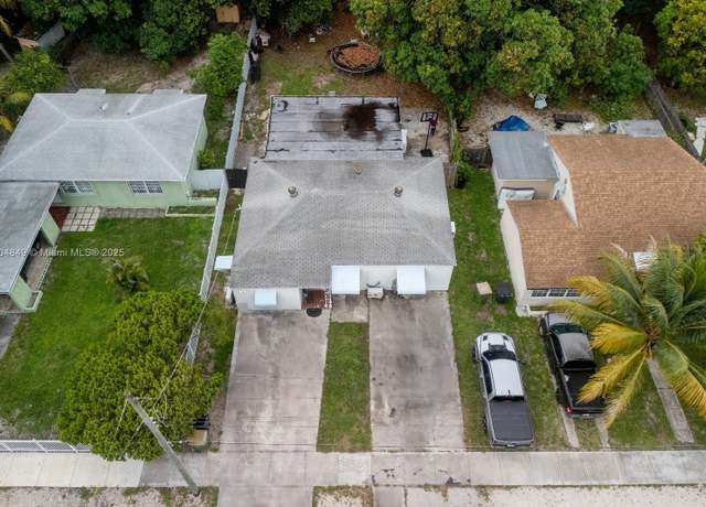 Property at 625 NE 130th St, North Miami, FL 33161, 2 beds, 1 bath