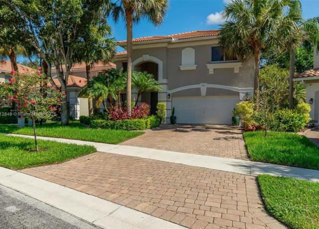 Property at 9065 Silver Glen Way, Lake Worth, FL 33467, 5 beds, 3 baths