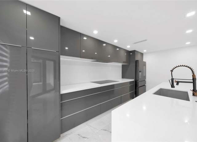 Property at 15712 SW 90th Ter, Miami, FL 33196, 4 beds, 4 baths