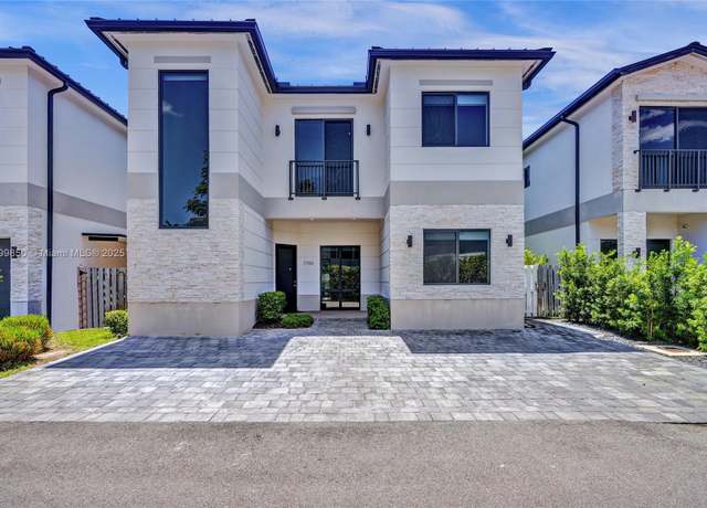 Property at 7759 SW 99th St, Miami, FL 33156, 5 beds, 3.5 baths