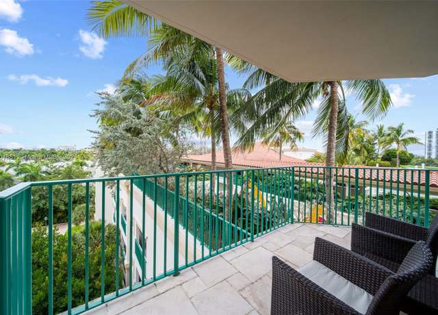 Property at 19900 E Country Club Dr #610, Aventura, FL 33180, 2 beds, 2 baths