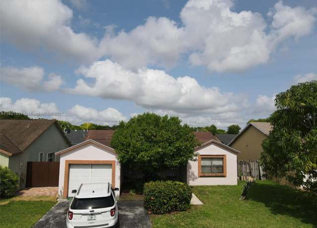 Property at 13338 SW 113th Pl, Miami, FL 33176, 3 beds, 2 baths