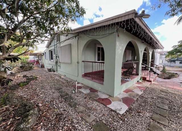 Property at 501 E 8th St, Hialeah, FL 33010, 2 beds, 3 baths