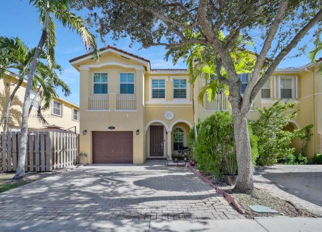Property at 14942 SW 8th Ln, Miami, FL 33194, 4 beds, 2.5 baths