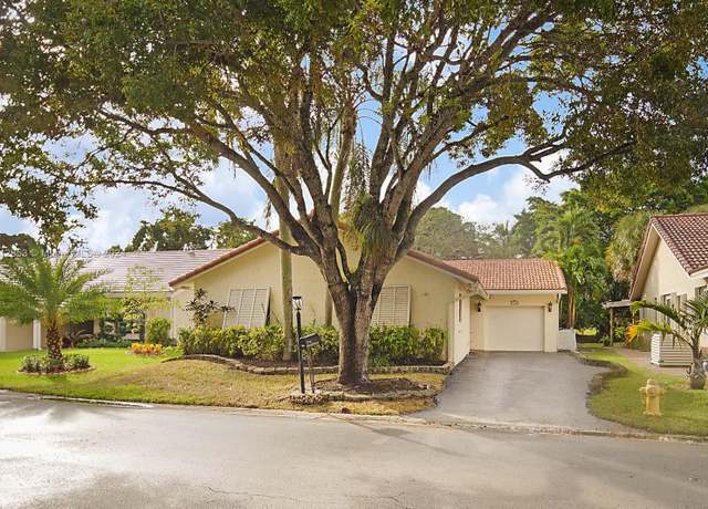 Property at 1710 Riverwood Ln, Coral Springs, FL 33071, 3 beds, 2 baths