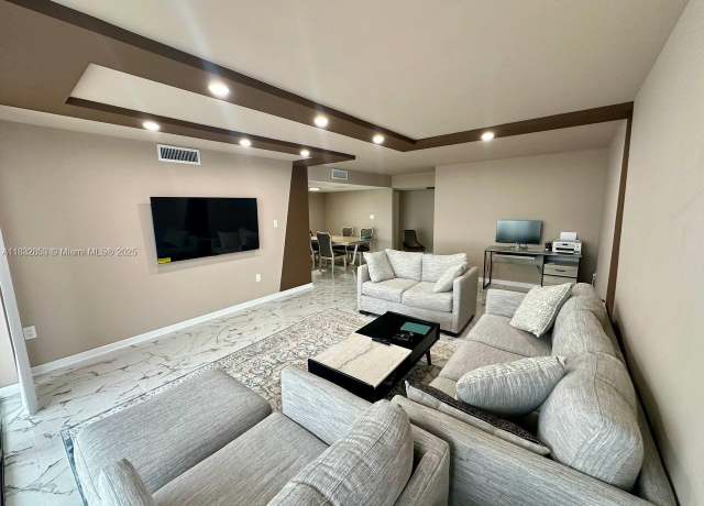 Property at 18071 Biscayne Blvd #1601, Aventura, FL 33160, 3 beds, 3 baths